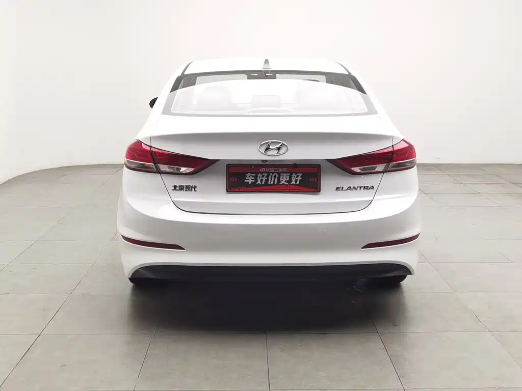 Hyundai Elantra — миниатюра 4