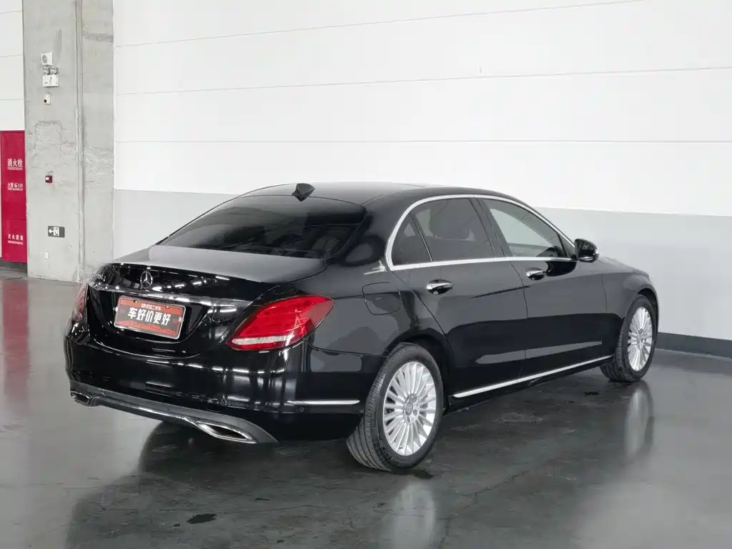 Mercedes-Benz C-Class — миниатюра 2
