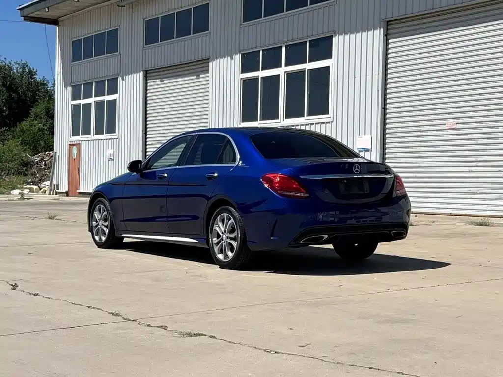 Mercedes-Benz C-Class — миниатюра 6