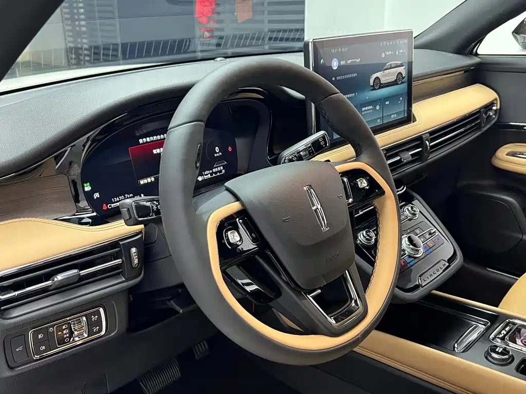 Lincoln Corsair — миниатюра 7