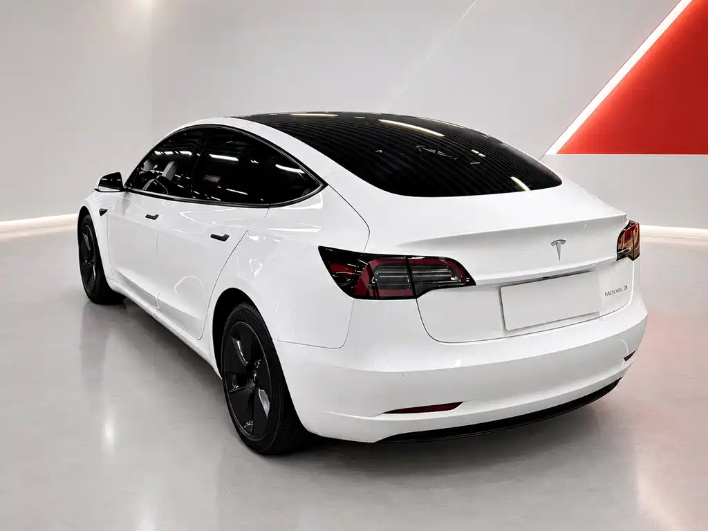 Tesla Model 3 — миниатюра 4