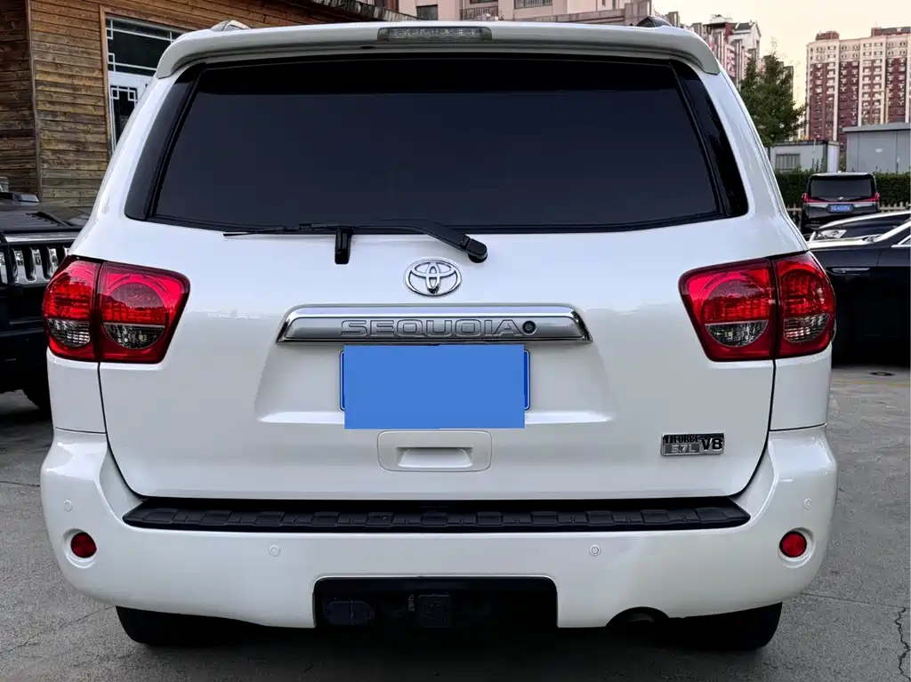 Toyota Sequoia — миниатюра 5