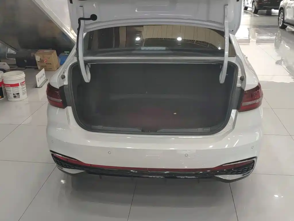 Volkswagen Lavida — миниатюра 19