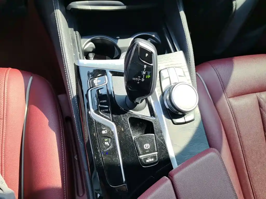 BMW 5 Series New Energy — миниатюра 14