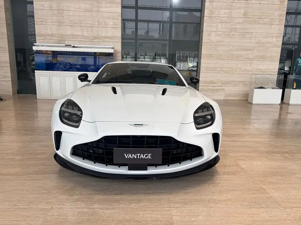 Купить Aston Martin V8 Vantage