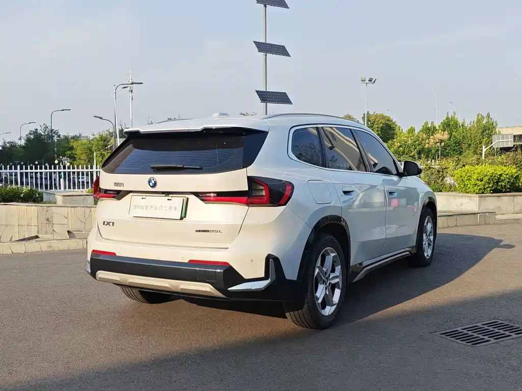 BMW iX1 — миниатюра 5