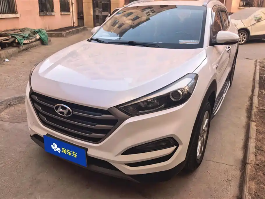 HYUNDAI TUCSON