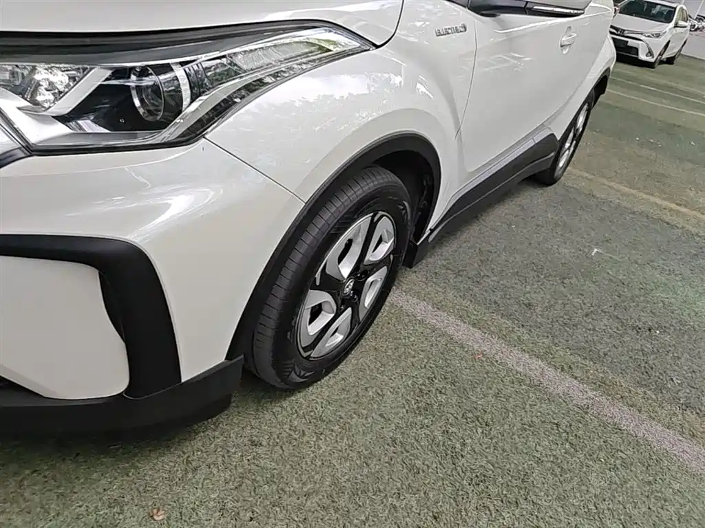 Toyota C-HR EV — миниатюра 25