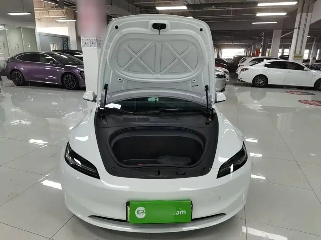 Tesla Model 3 — миниатюра 20