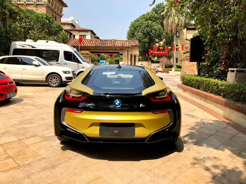 BMW i8 — миниатюра 7