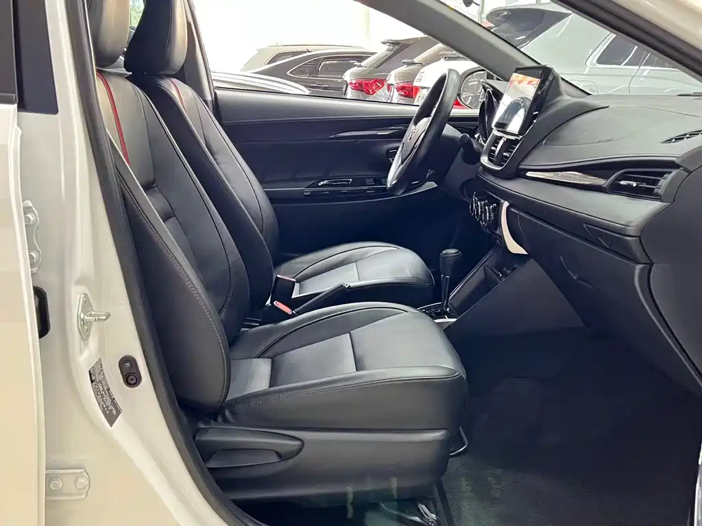 Toyota Yaris L — миниатюра 17