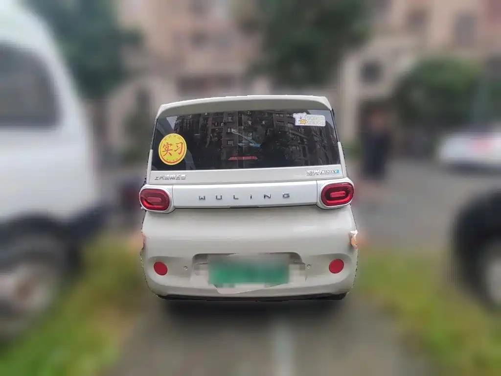 Wuling MINIEV — миниатюра 4