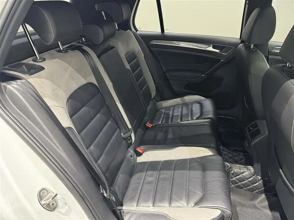 Volkswagen Golf — миниатюра 24