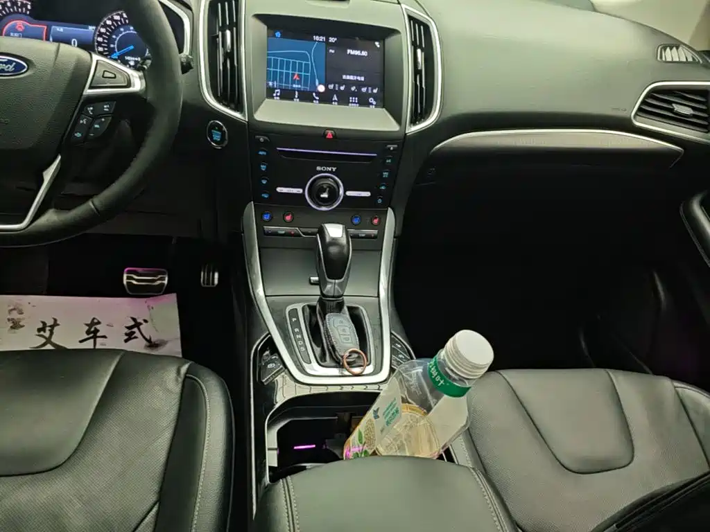 Ford Edge — миниатюра 14