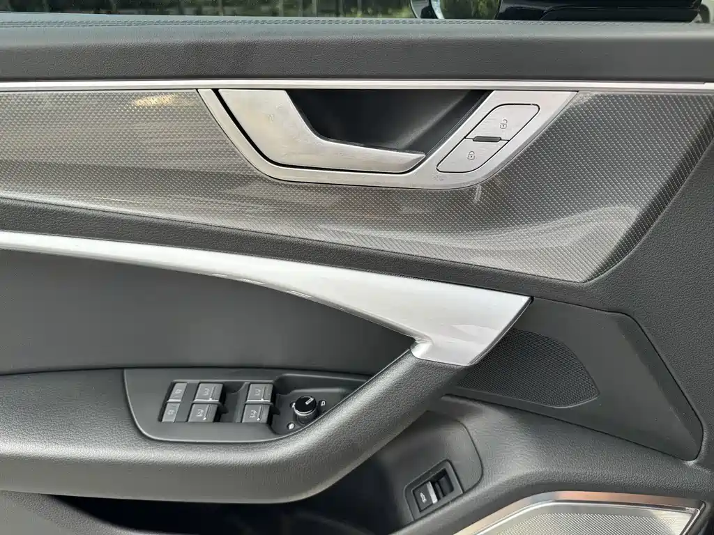 Audi A6L — миниатюра 11
