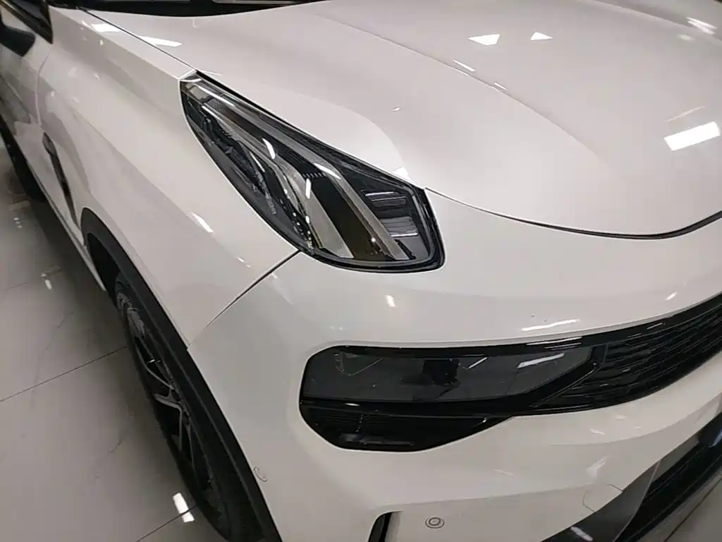 Lynk & Co 01 — миниатюра 11