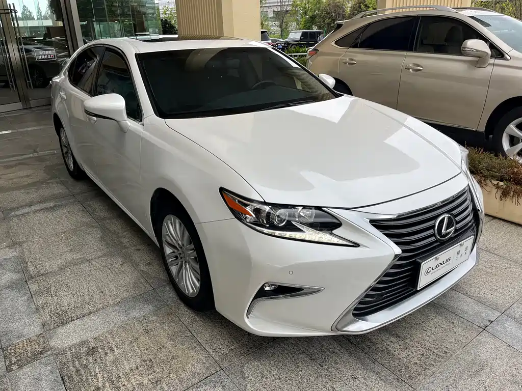 Lexus ES — миниатюра 3