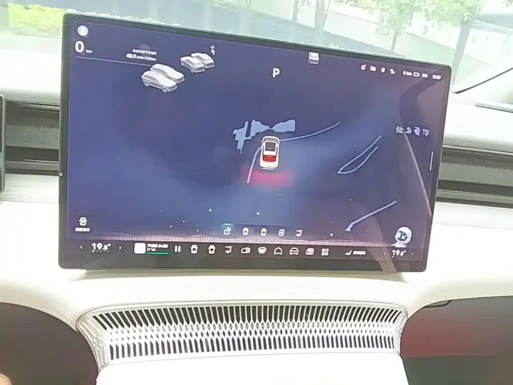 XPeng X9 — миниатюра 13