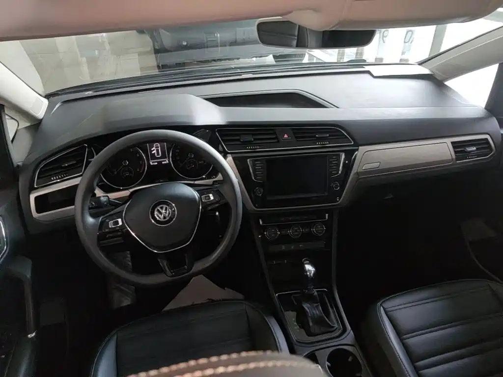 Volkswagen Touran — миниатюра 10