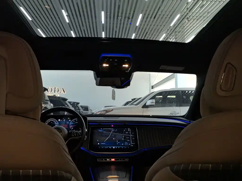 Mercedes-Benz E-Class — миниатюра 18