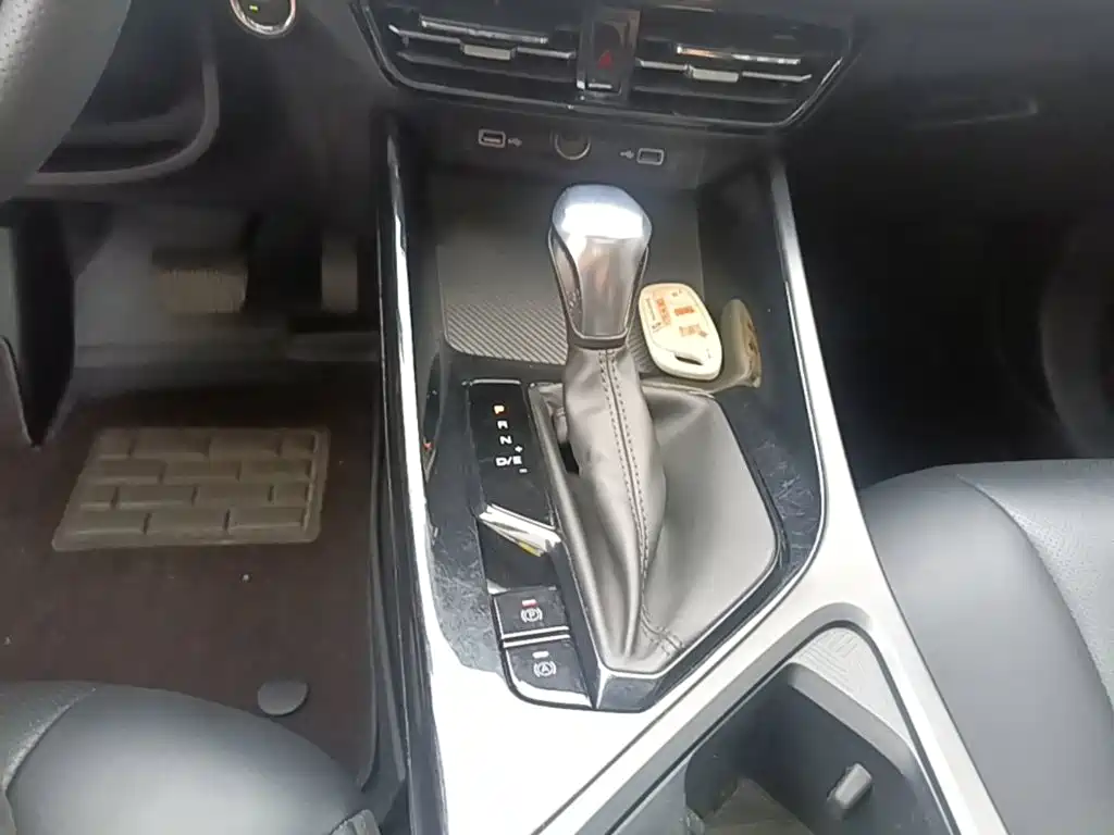 Roewe i5 — миниатюра 14