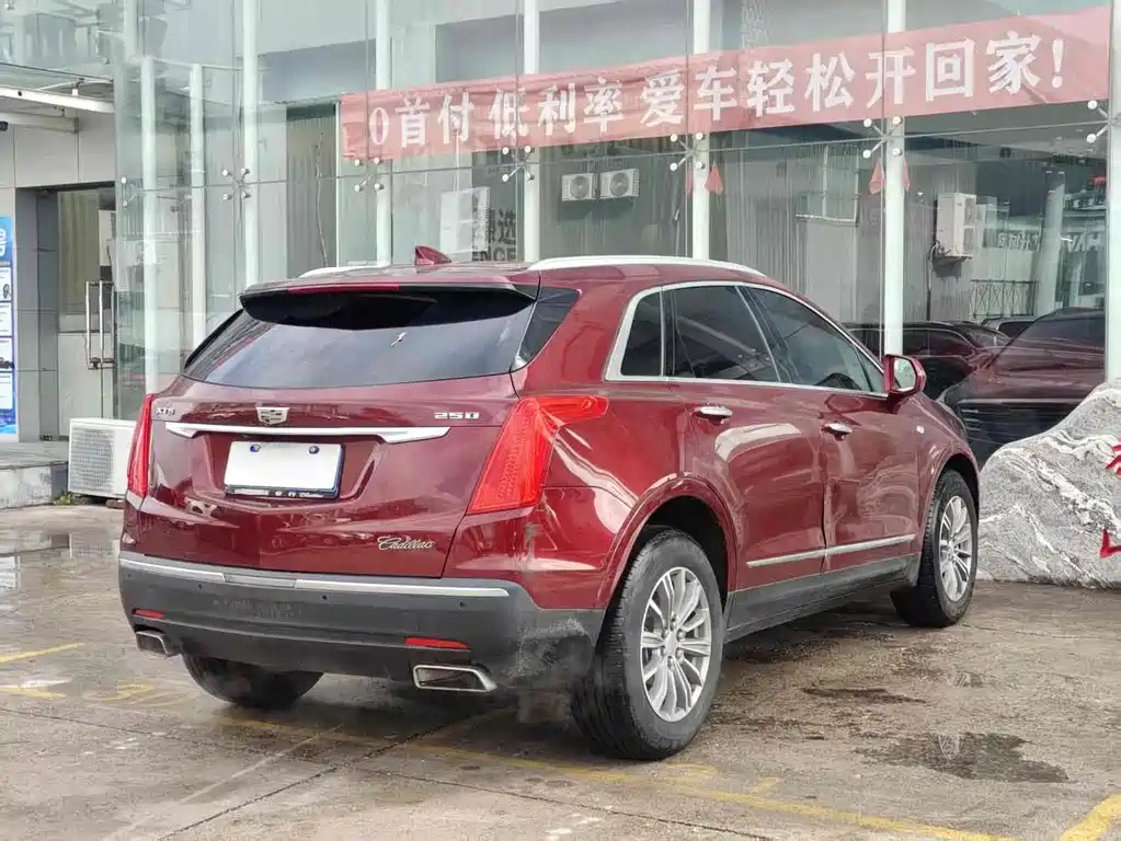 CADILLAC XT5