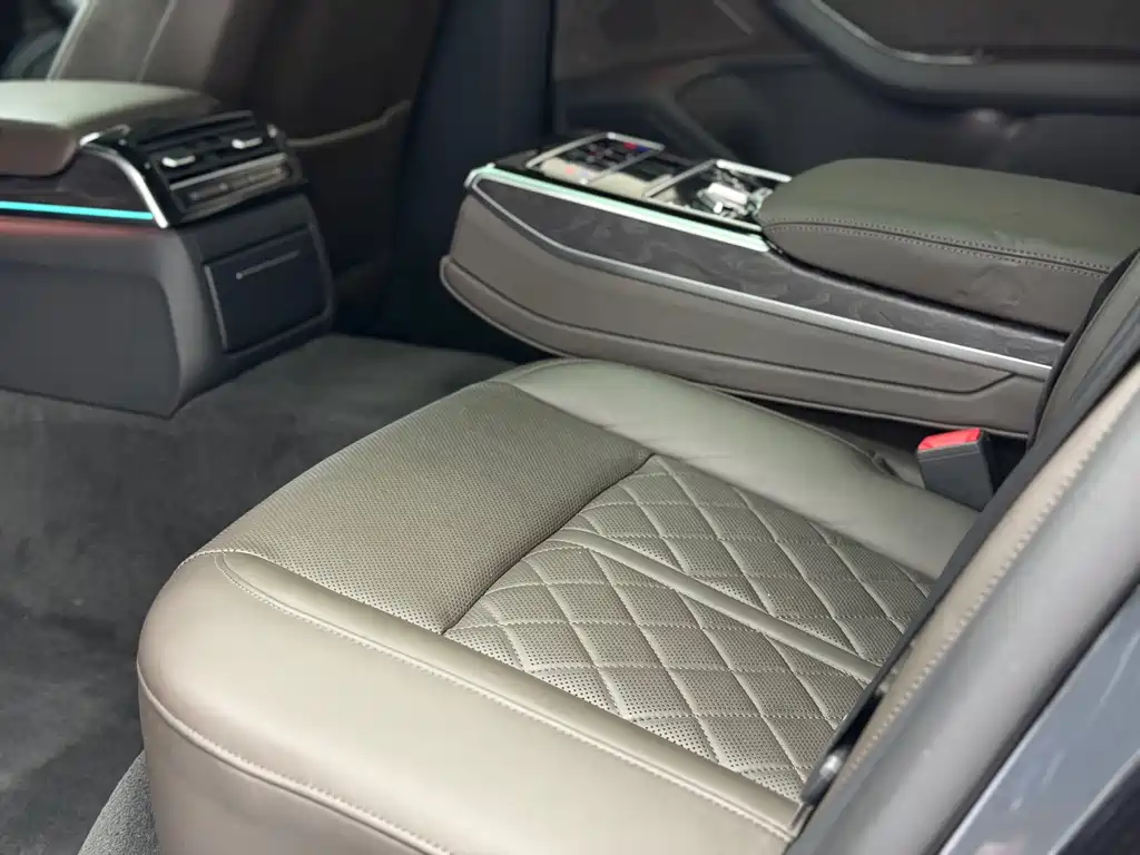 Audi A8 — миниатюра 20