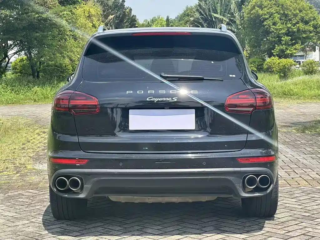 Porsche Cayenne Hybrid — миниатюра 8