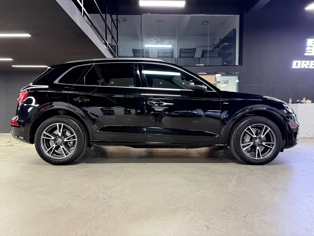 Audi Q5L — миниатюра 10