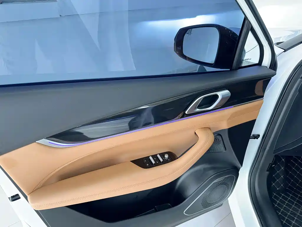 Geely Boyue L — миниатюра 18