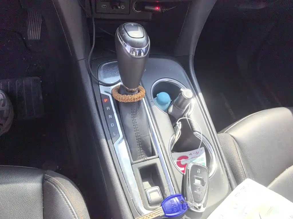Chevrolet Equinox — миниатюра 15