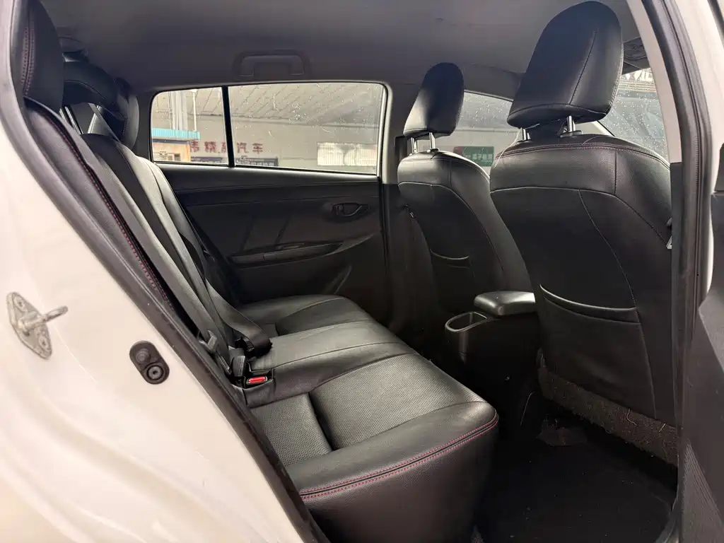 Toyota Yaris L — миниатюра 9