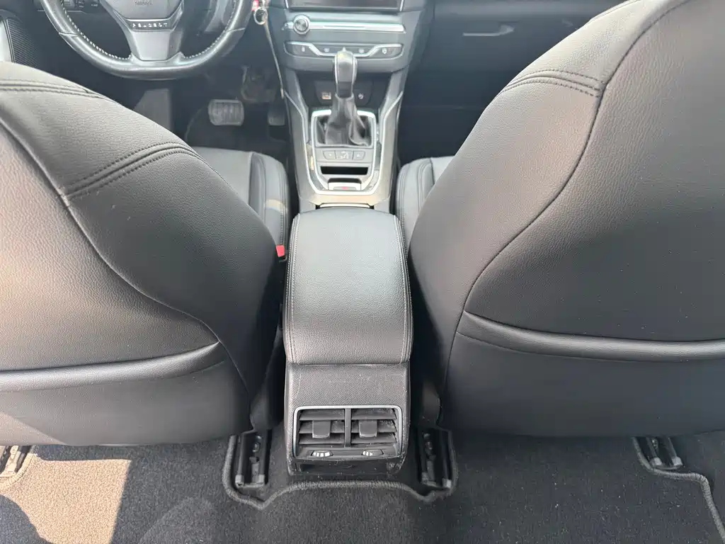 Peugeot 408 — миниатюра 14