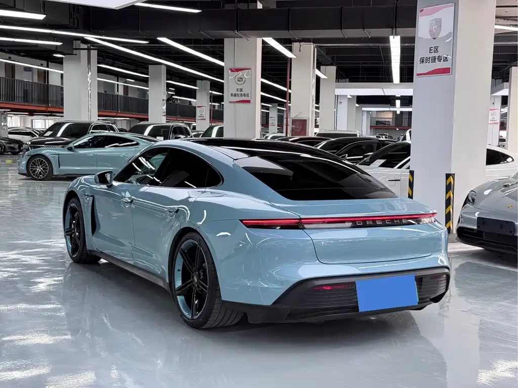 Porsche Taycan — миниатюра 7