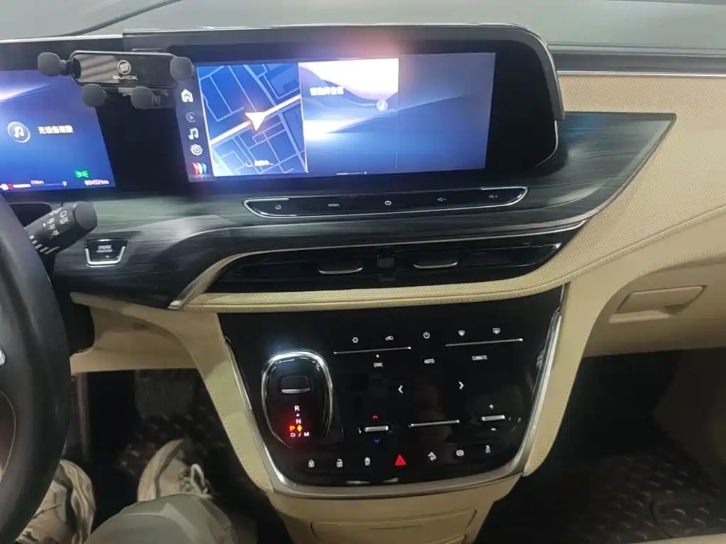 Buick GL8 — миниатюра 13