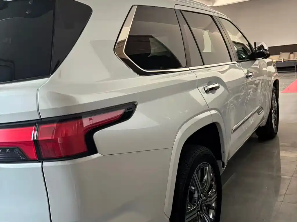 Toyota Sequoia — миниатюра 4
