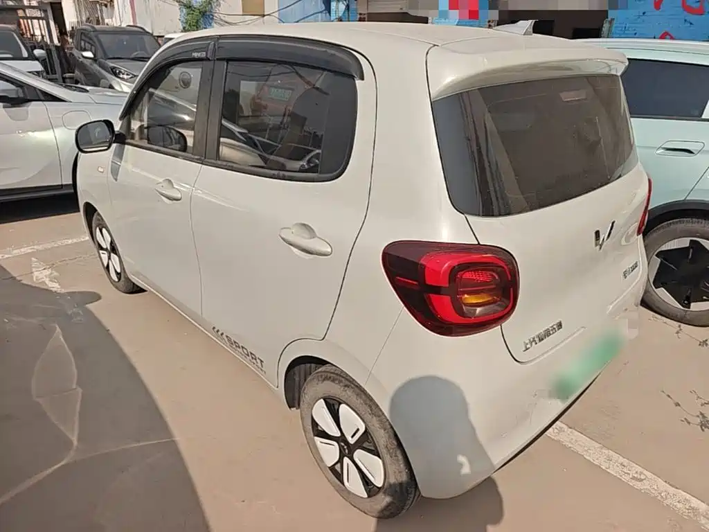 Wuling MINIEV — миниатюра 5
