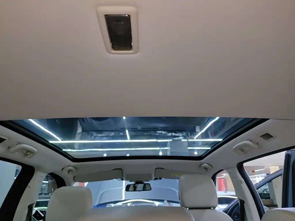 Land Rover Discovery Sport — миниатюра 18