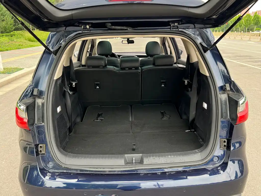BYD MAX — миниатюра 18
