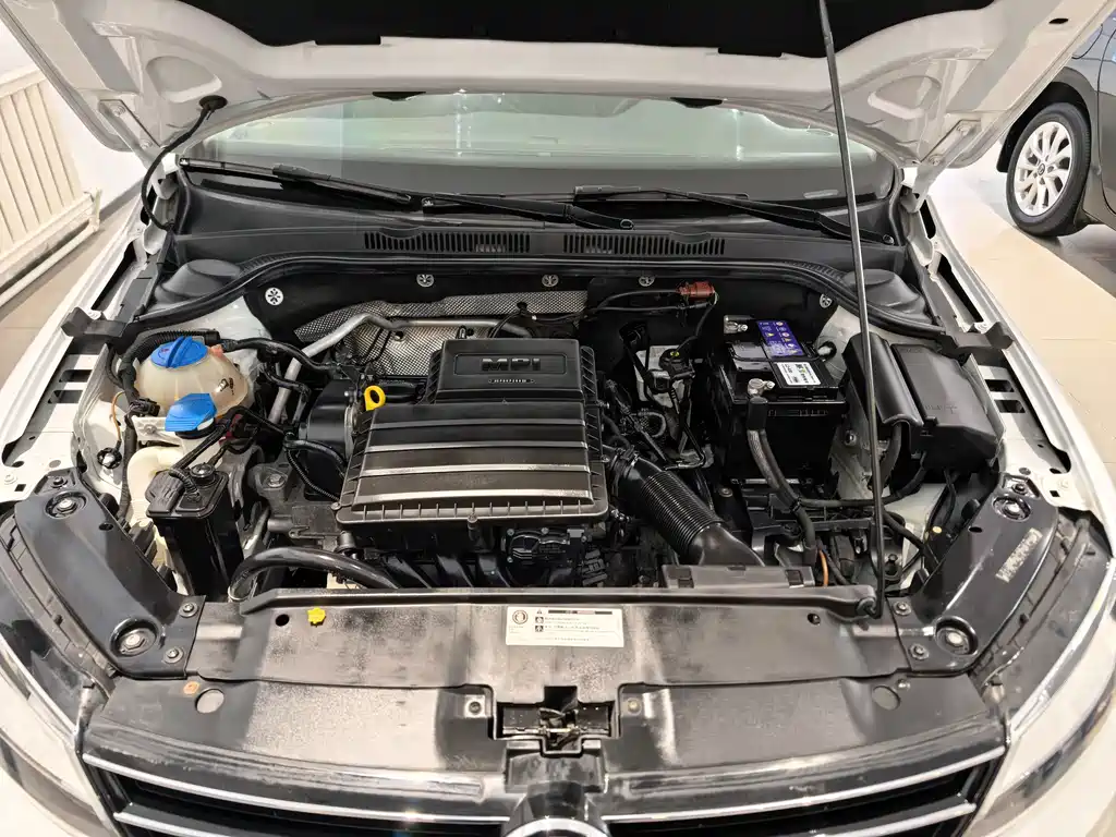 Volkswagen Sagitar — миниатюра 6