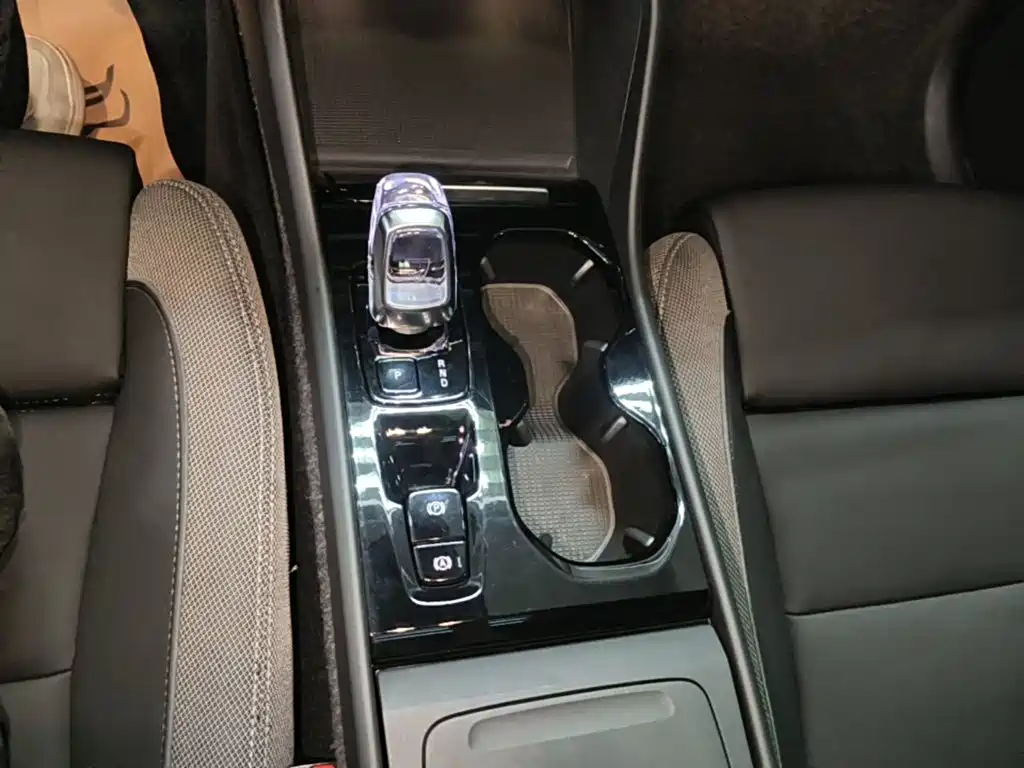 Volvo XC40 — миниатюра 14