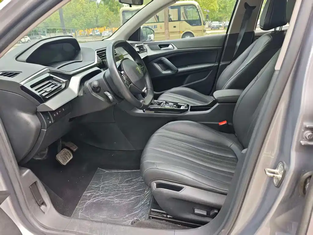Peugeot 408 — миниатюра 4
