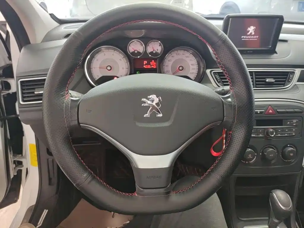 Peugeot 308 — миниатюра 11