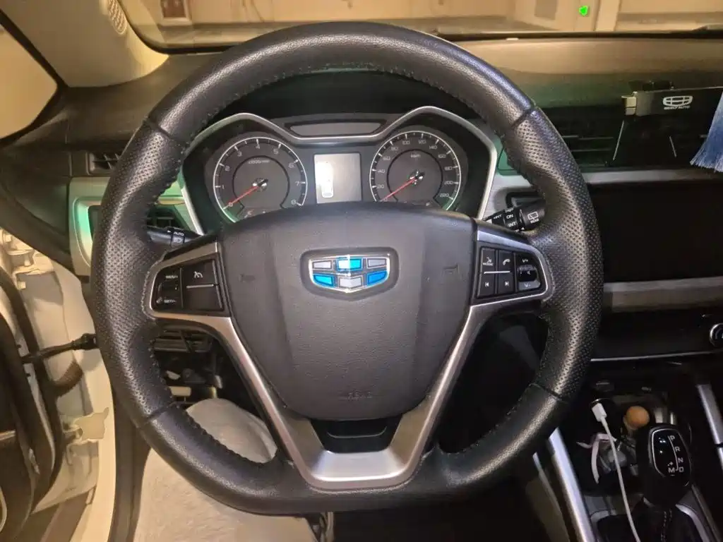 Geely Vision X3 — миниатюра 3