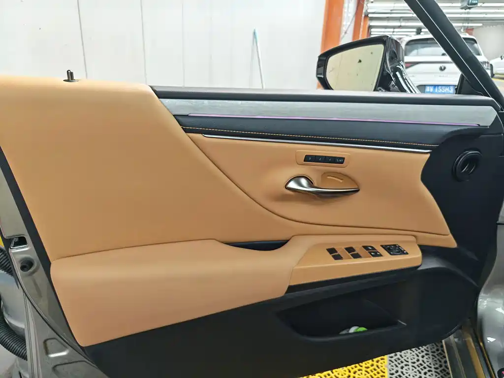 Lexus ES — миниатюра 10