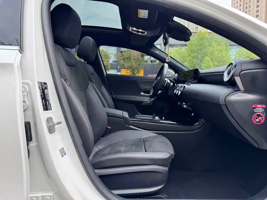 Mercedes-Benz A-Class — миниатюра 9