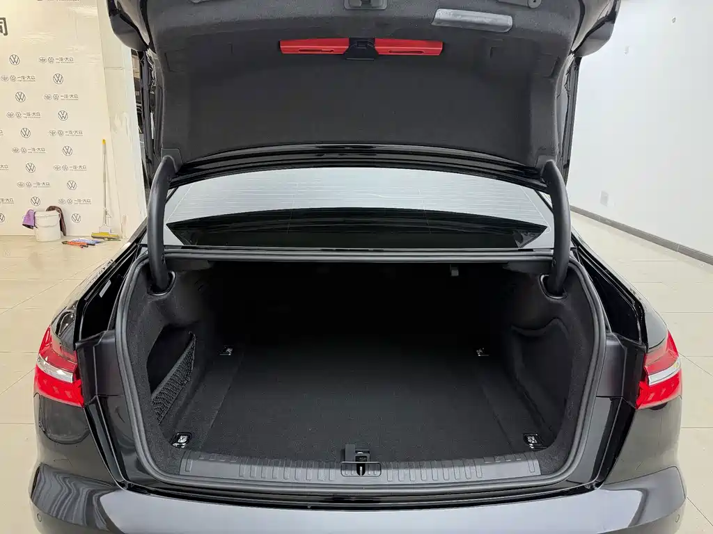 Audi A6L — миниатюра 18