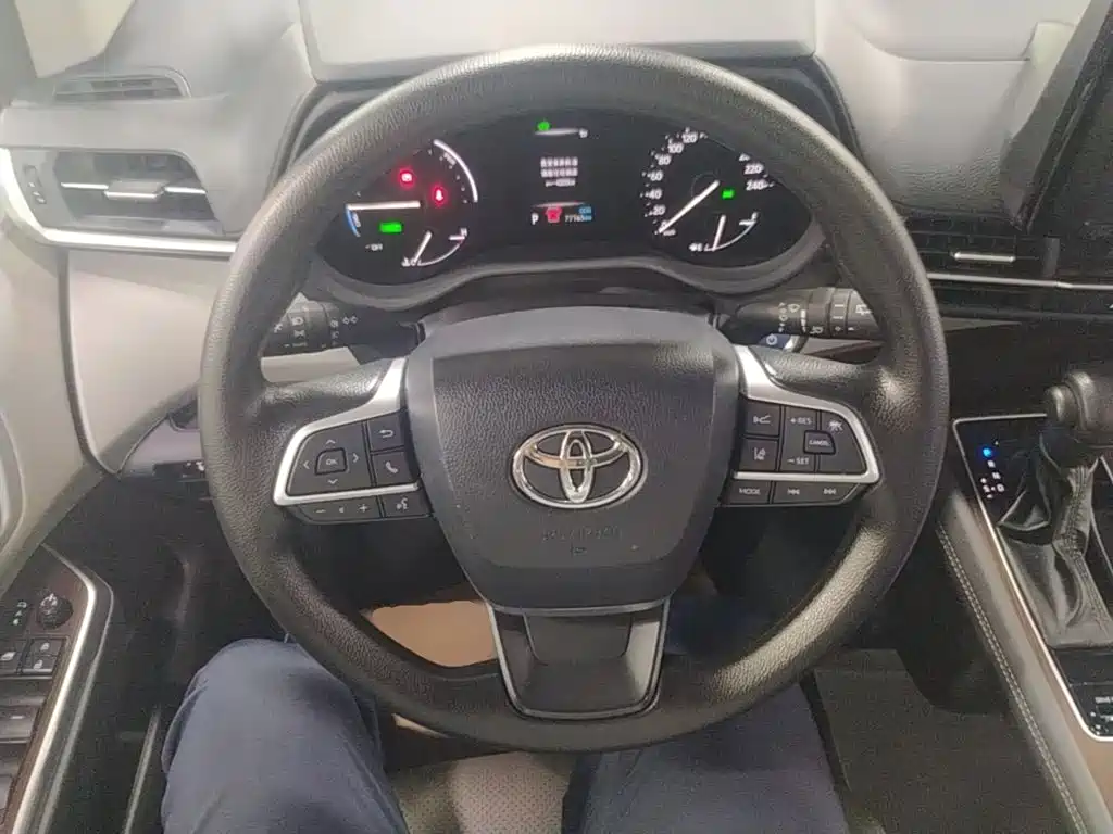 Toyota Sienna — миниатюра 11