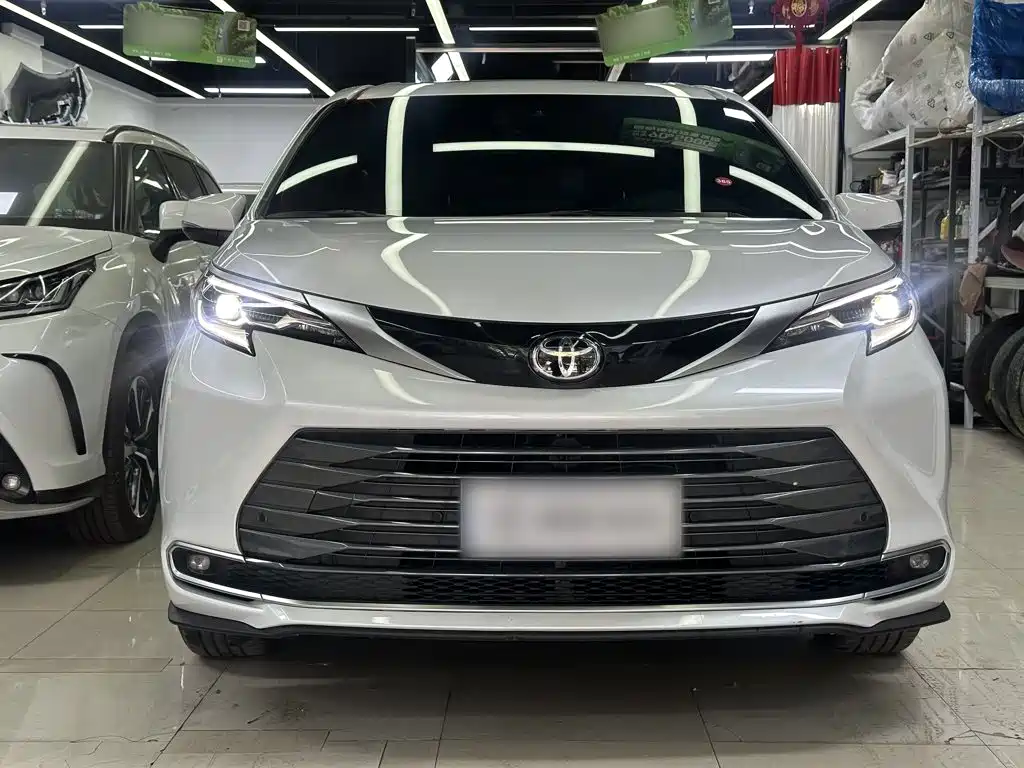 Toyota Sienna — миниатюра 10
