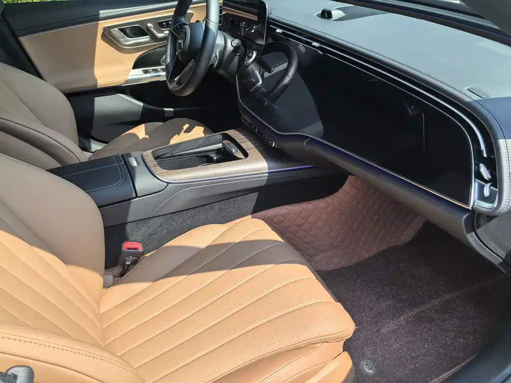 Mercedes-Benz E-Class — миниатюра 6